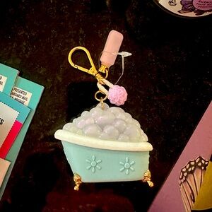 Bath and body works sanitizer holder